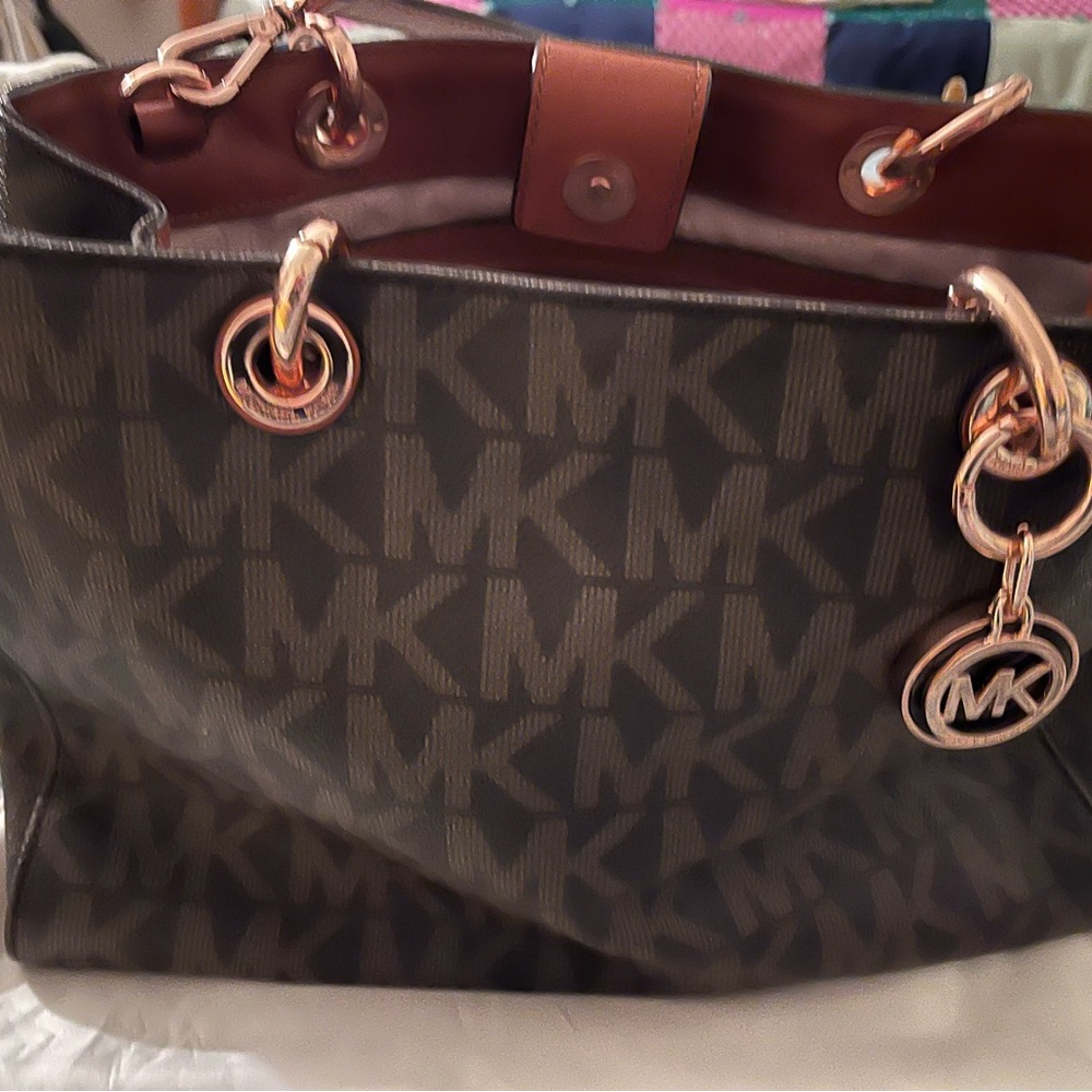 MK Purse 👜 I used it once.